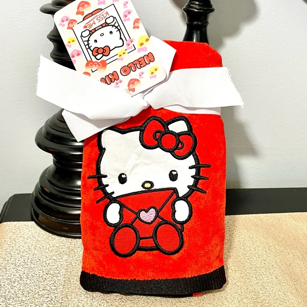 NWT Set of 2 HELLO KITTY Hand Towels